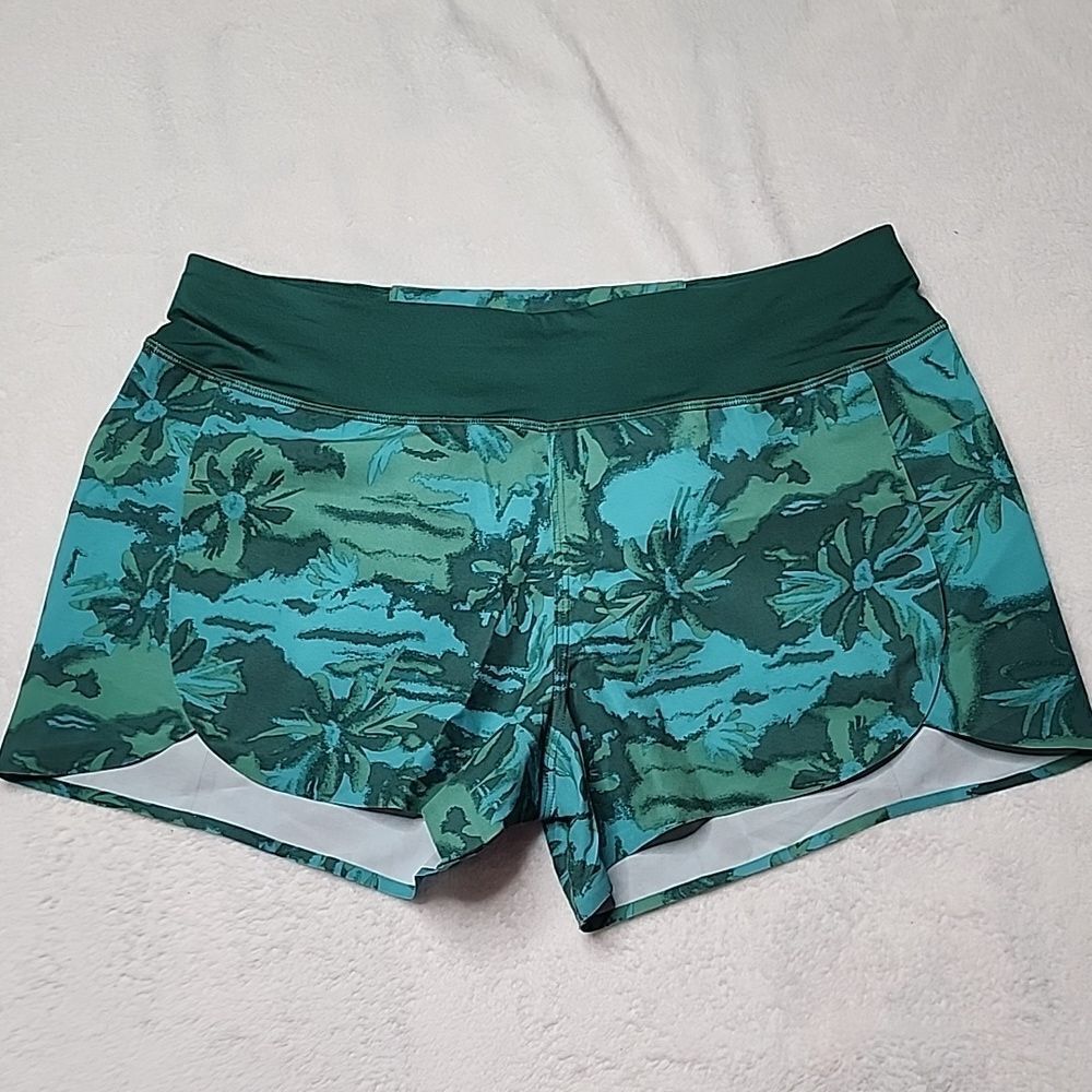 Patagonia Women's Stretch Hydropeak Surf Shorts - 3½ Size Medium